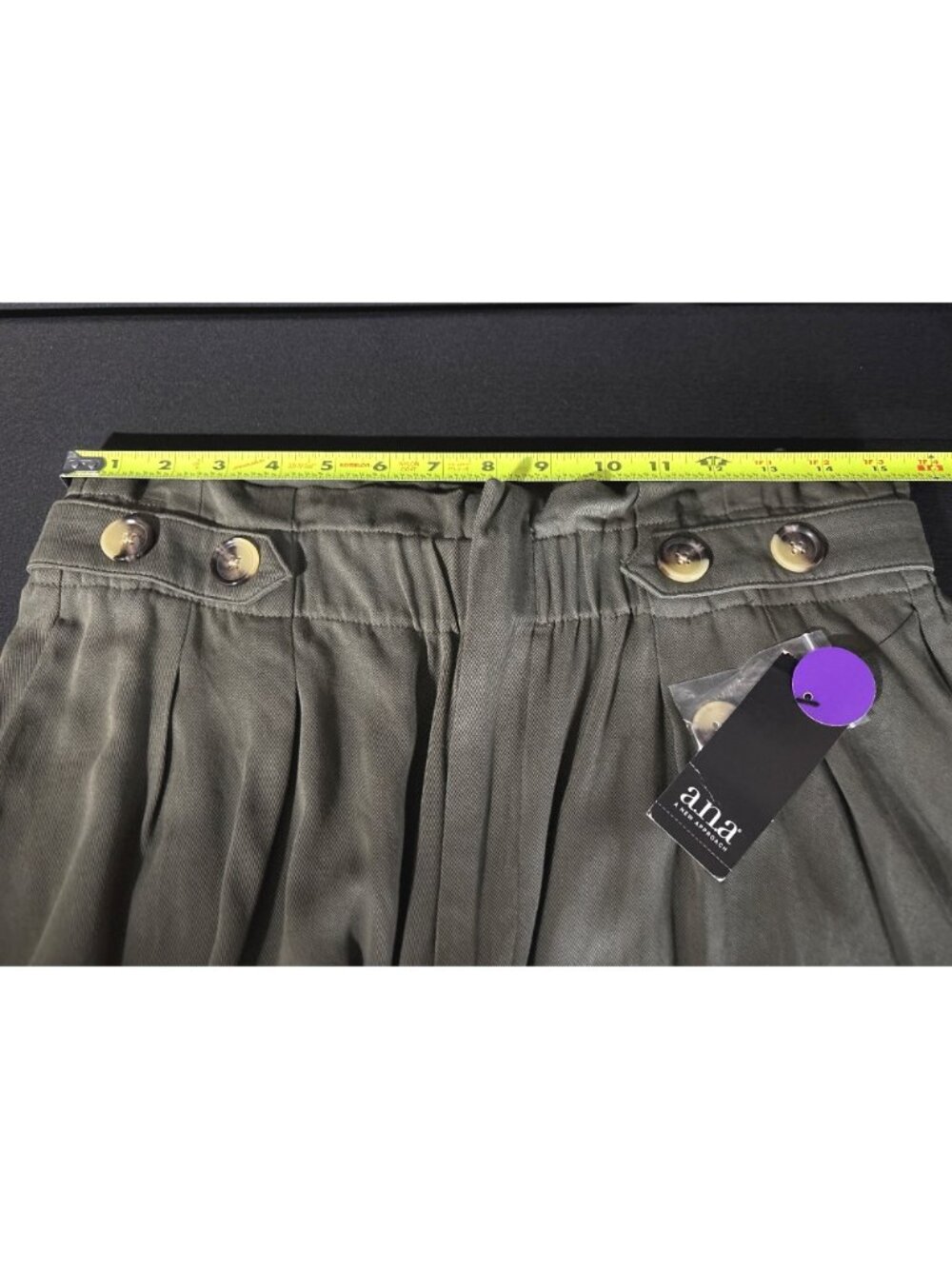 a.n.a A New Approach High Waisted Green Pleated Shorts Front Pocket Size 12 - Picture 11 of 11